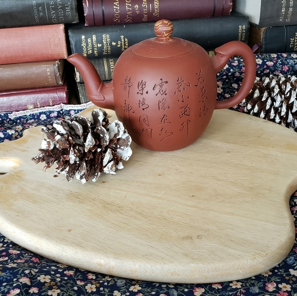 Apple Cutting Board, Bread Board, Contemporary Kitchenware - Picture 2 of 5